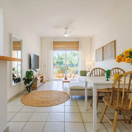 Mediterranean Dream By The Sea 파포스